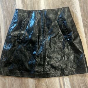 Women’s DKNY size 4 plather skirt